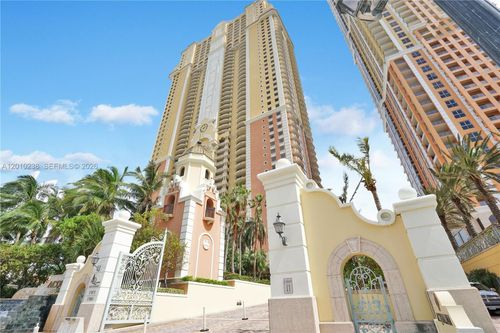 3605-17875 Collins Ave, Sunny Isles Beach, FL, 33160-2718 | Card Image