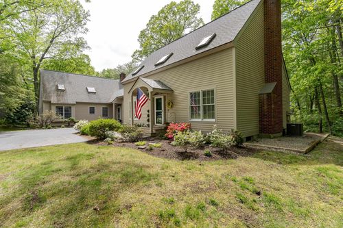 59-59 Stratham Grn, Stratham, NH, 03885-2324 | Card Image