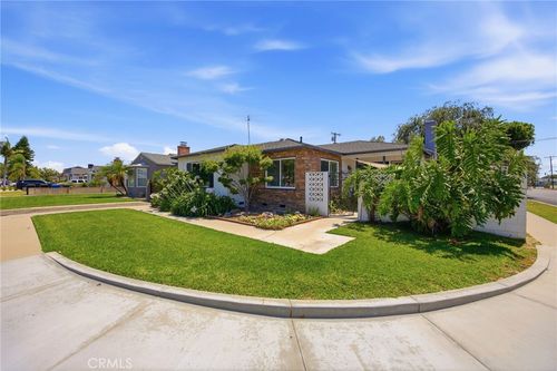 11402 Bradhurst St, Whittier, CA, 90606-1943 | Card Image