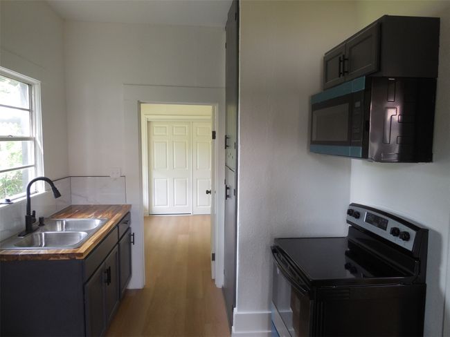 1202 W Main St, House other with 2 bedrooms, 1 bathrooms and null parking in Eastland TX | Image 17
