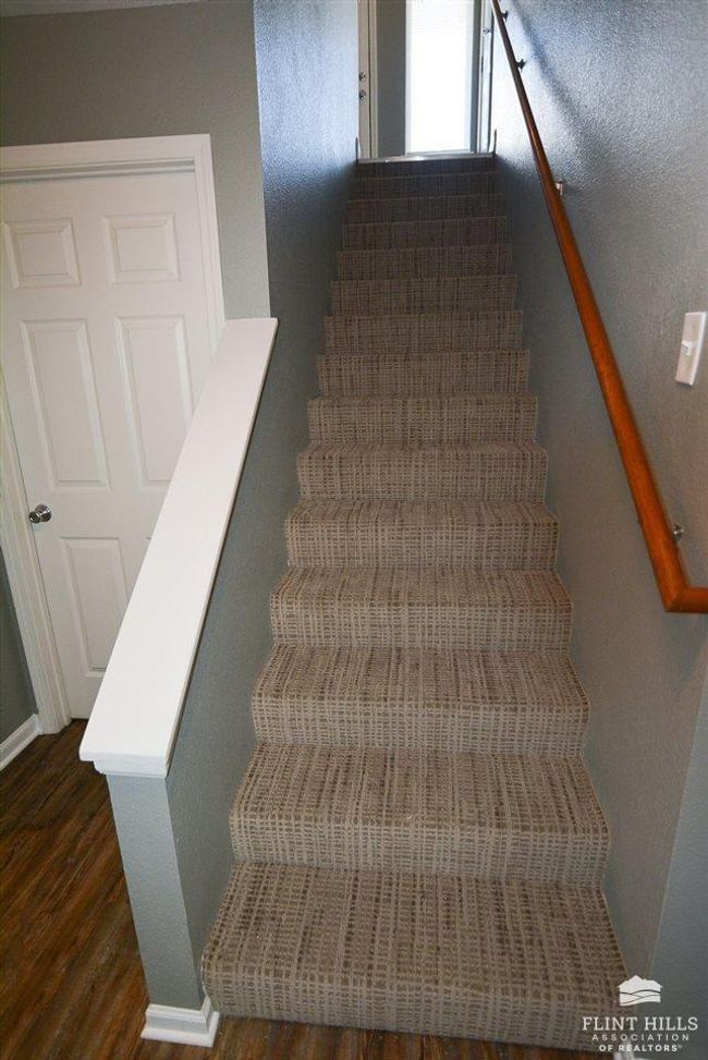 1305 Newfoundland Dr, Condo with 3 bedrooms, 2 bathrooms and null parking in Manhattan KS | Image 6