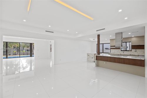 1200 Cleveland Rd, Miami Beach, FL, 33141-1711 | Card Image