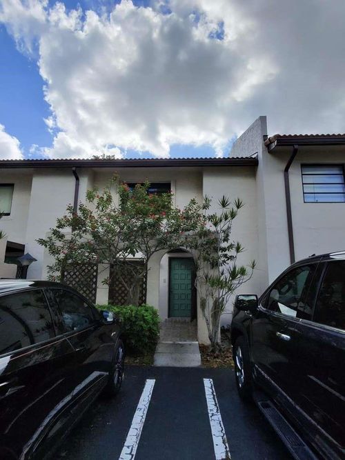 apt-11d-21682 Cypress Rd, Boca Raton, FL, 33433-3233 | Card Image