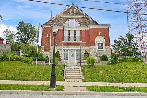 3027 Walnut St, Kansas City, MO, 64108-3227 | Card Image