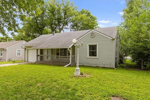 5507 Hunter St, Raytown, MO, 64133-3249 | Card Image