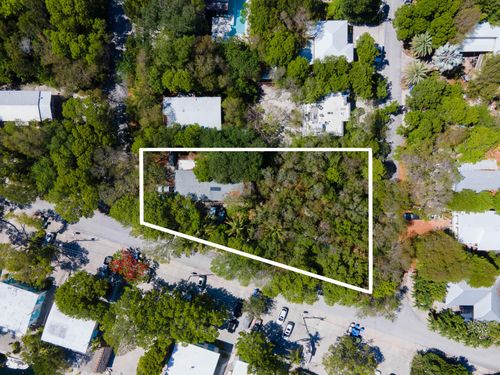 156 Monroe Dr, Tavernier, FL, 33070-2014 | Card Image