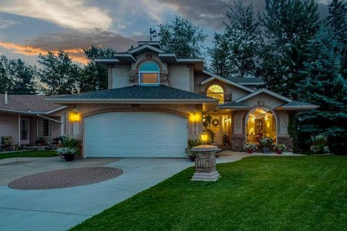 4918 53 Avenue Close, Innisfail, AB, T4G1W1 | Card Image