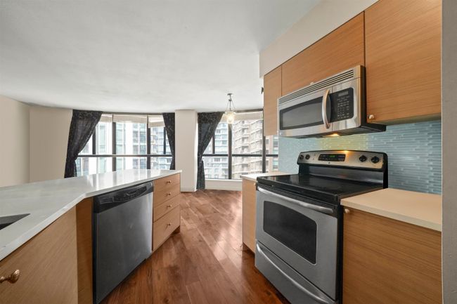 605 - 488 Helmcken Street, Condo with 2 bedrooms, 2 bathrooms and 1 parking in Vancouver BC | Image 8