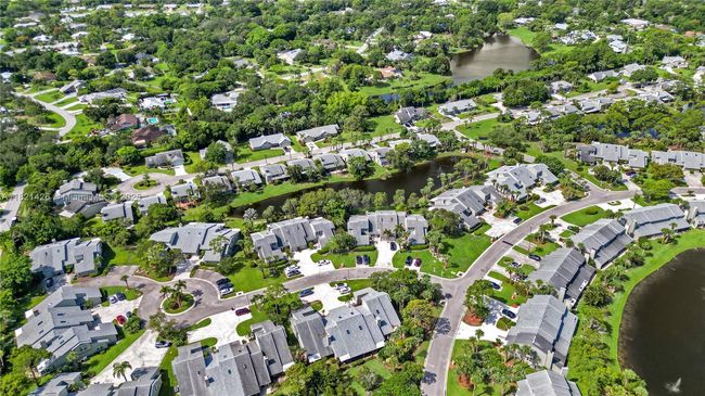 894 Ne Sandalwood Pl, Townhouse with 3 bedrooms, 3 bathrooms and null parking in Jensen Beach FL | Image 44