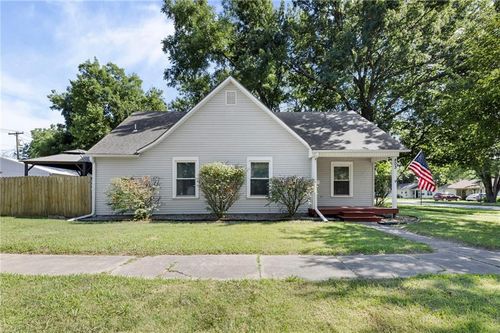 803 S Ash St, Ottawa, KS, 66067-2719 | Card Image