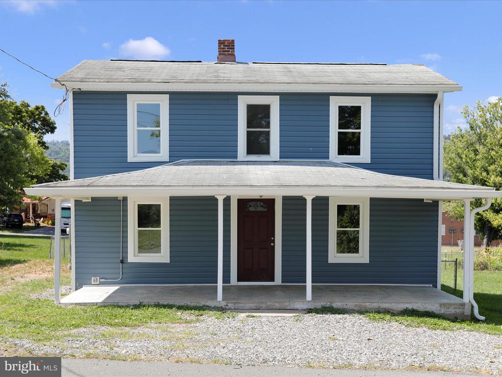 Washington St, Romney, WV 26757
