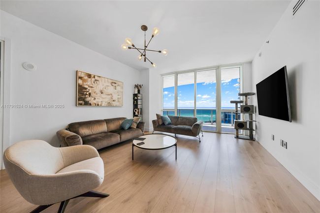 APT-707 - 16001 Collins Ave, Condo with 3 bedrooms, 3 bathrooms and null parking in Sunny Isles Beach FL | Image 9