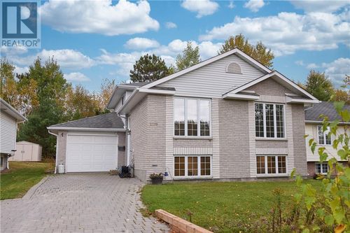 2779 Algonquin Rd, Sudbury, ON, P3E4X7 | Card Image