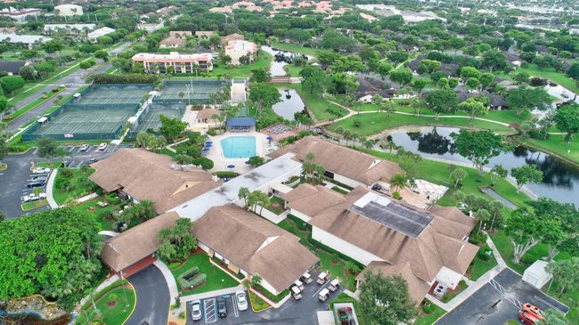 10088 Shadywood Pl, Condo with 2 bedrooms, 2 bathrooms and null parking in Boynton Beach FL | Image 28