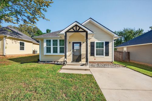 425 W Johnson St, Denison, TX, 75020-2439 | Card Image