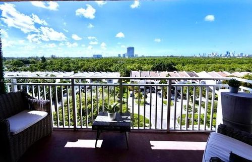 704-2450 Ne 135th St, North Miami, FL, 33181-3597 | Card Image
