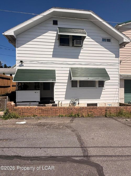 634 Taylor Ct, Hazleton, PA, 18201-4550 | Card Image