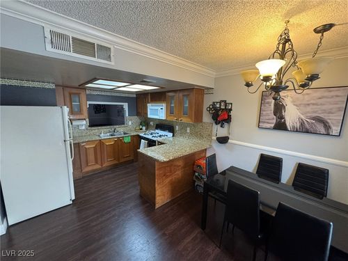 898 Flagstone Way, Las Vegas, NV, 89110-2353 | Card Image