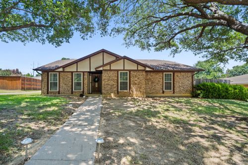 2010 S Arbor Rose Drive, Grand Prairie, TX, 75050 | Card Image