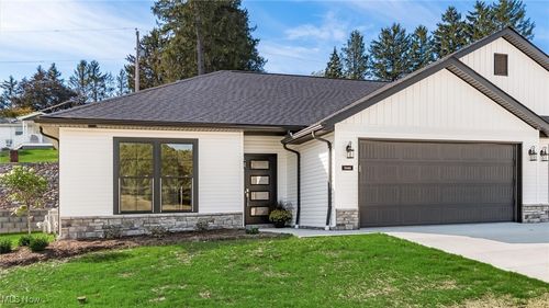 3446 Jamestown Dr, Zanesville, OH, 43701-0008 | Card Image