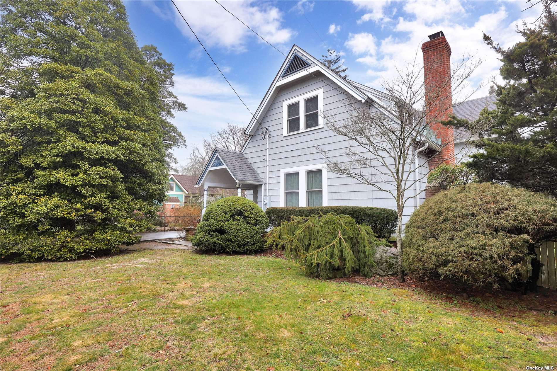 Willow Ave, Islip, NY 11751