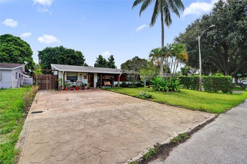 2021 N 56th Way, Hollywood, FL, 33021-3814 | Card Image