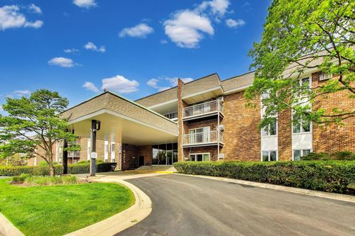 g301-3913 Saratoga Ave, Downers Grove, IL, 60515-2057 | Card Image