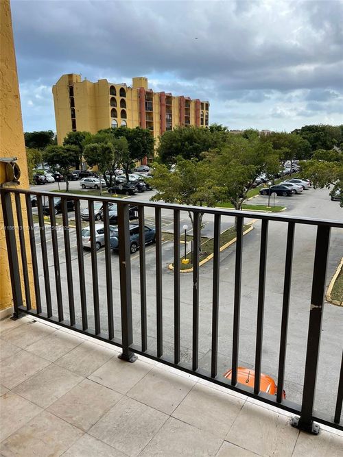 12-4721 Nw 7th St, Miami, FL, 33126-2263 | Card Image