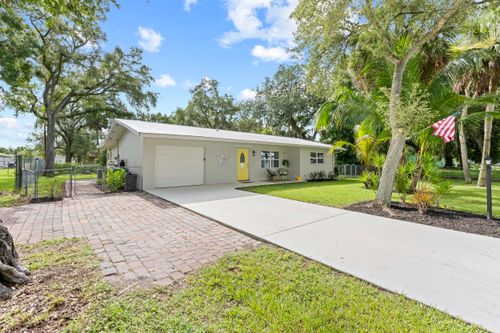 5302 Bowling Green Dr, Fort Pierce, FL, 34951-4909 | Card Image