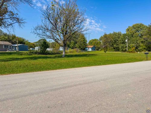 105 S East Ave, Scranton, KS, 66537-9463 | Card Image