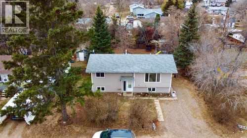 127 3rd St E, St. Walburg, SK, S0M | Card Image