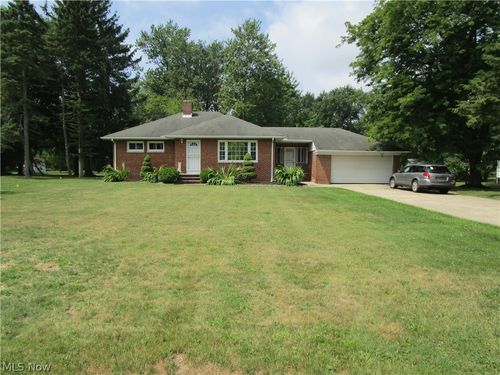 434 Douglas Blvd, Richmond Heights, OH, 44143-1748 | Card Image