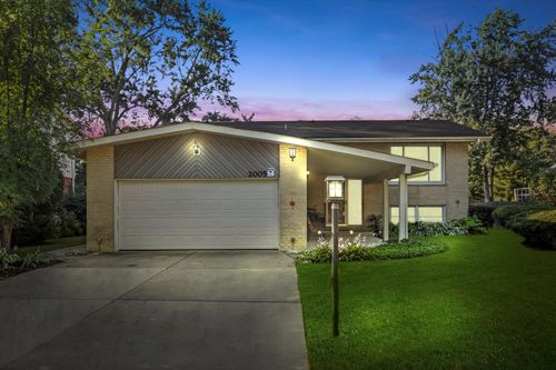 2005 E Wintergreen Ave, Mount Prospect, IL, 60056-1741 | Card Image