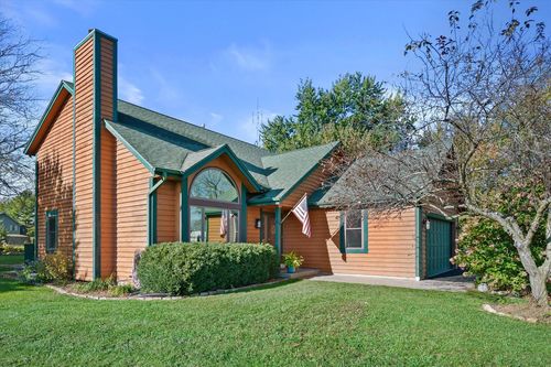 W7637 Hackett Rd, Whitewater, WI, 53190-4355 | Card Image
