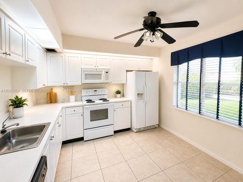 208l-1200 Sw 125th Ave, Pembroke Pines, FL, 33027-4072 | Card Image