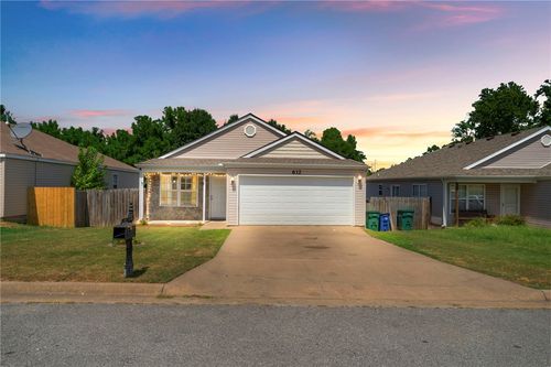 612 Meadow Brook Ct, Decatur, AR, 72722-8818 | Card Image
