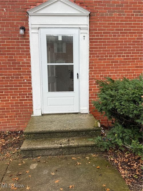 t3-461 Kenwood Dr, Euclid, OH, 44123-4005 | Card Image