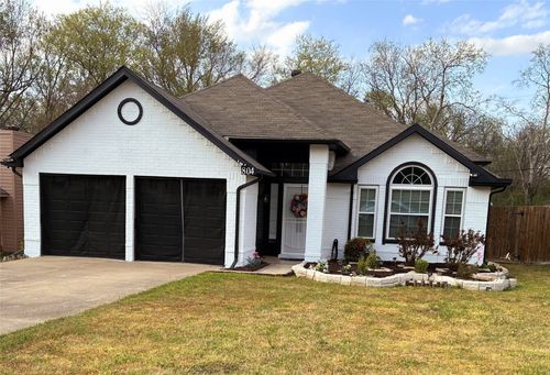 804 Clover Hill Ln, Cedar Hill, TX, 75104-4747 | Card Image