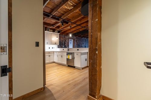 700-453 E Main St, Kingsport, TN, 37660-4852 | Card Image