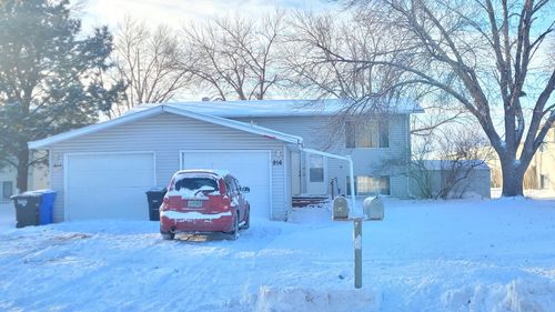914-916 32nd St N, Fargo, ND, 58102-3052 | Card Image