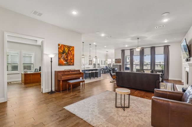 7605 Windsor, House other with 4 bedrooms, 4 bathrooms and null parking in The Colony TX | Image 5