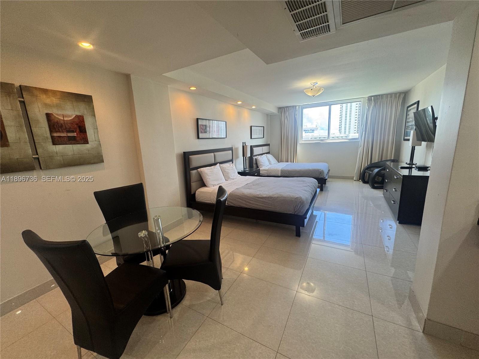 Residential in Sunny Isles Beach 4