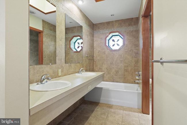 5806 Craig St, House other with 4 bedrooms, 2 bathrooms and null parking in SPRINGFIELD VA | Image 8