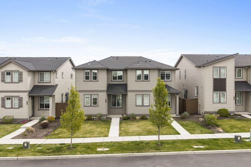 2366 Ne Victor Pl, Bend, OR, 97701-6400 | Card Image