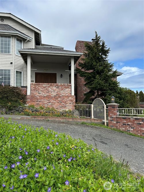 518 S Liberty St, Port Angeles, WA, 98362-6650 | Card Image
