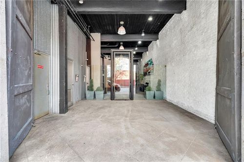 302-402 Julia St, New Orleans, LA, 70130-3689 | Card Image
