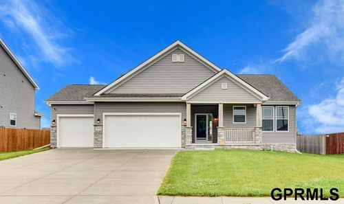 2115 Hedgeapple Rd, Plattsmouth, NE, 68048-5675 | Card Image