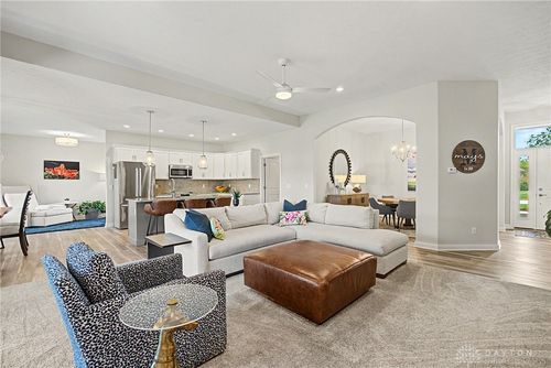 884 Saint Simons Ln, Washingtn Twp, OH, 45458-2877 | Card Image