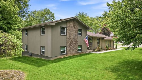 485 Grandview Ave, Hubbard, OH, 44425-2218 | Card Image