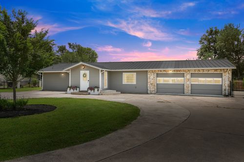 9725 Bock Rd, Buda, TX, 78610-9694 | Card Image